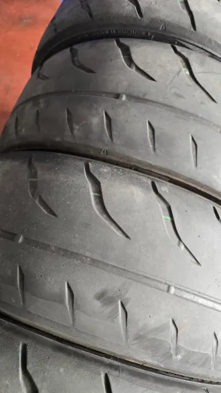 Toyo R888R Neumáticos