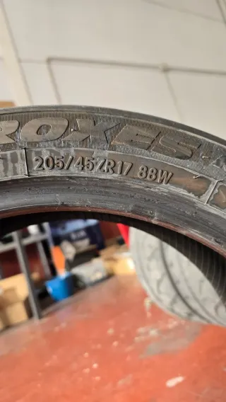 Toyo R888R Neumáticos