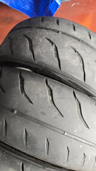 Toyo R888R Neumáticos