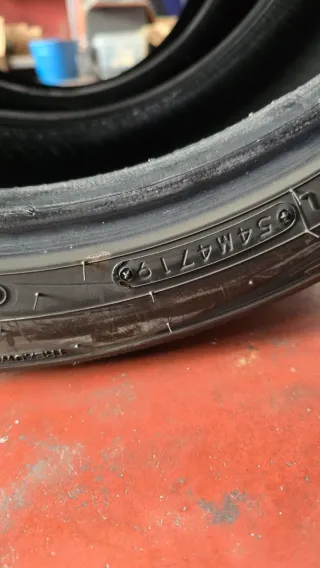 Toyo R888R Neumáticos