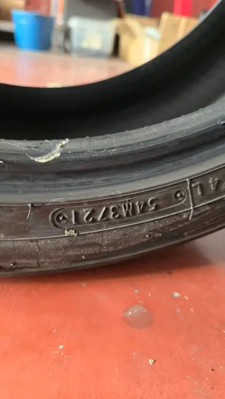 Toyo R888R Neumáticos