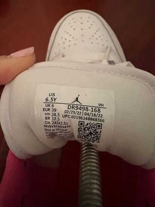 Tenis Nike Jordan Mujer Rosa y Blanco