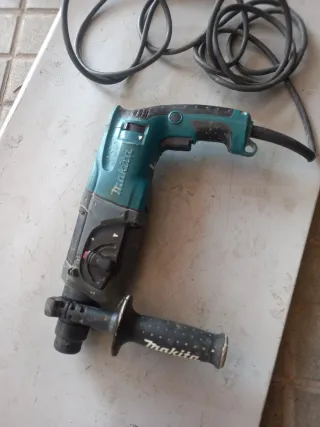 Taladro Makita HR2470