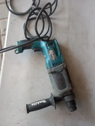 Taladro Makita HR2470