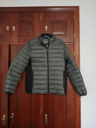 Chaqueta acolchada Calvin Klein verde y negra