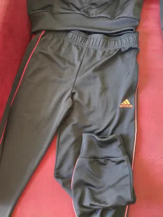 Chándal Adidas niño negro y rosa, talla 11-12años