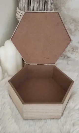 Caja joyero hexagonal con gnomo