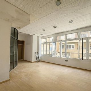 Oficina en venta en Mercado en Alicante