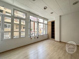 Oficina en venta en Mercado en Alicante