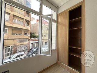 Oficina en venta en Mercado en Alicante