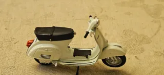 Vespa Primavera 125 - 1969 - Scala 1/18