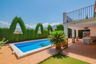 Chalet en venta en Barrio de la Vega en Monachil