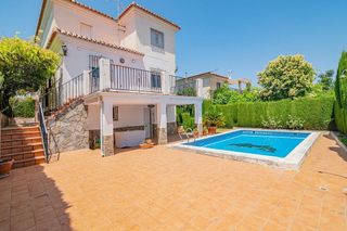 Chalet en venta en Barrio de la Vega en Monachil