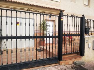 Casa adosada en venta en Bujalance