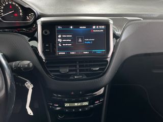 Peugeot 2008 Allure BlueHDi 100 S&S