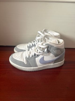 Tenis Nike Air Jordan 1 Mid Gris Blanco