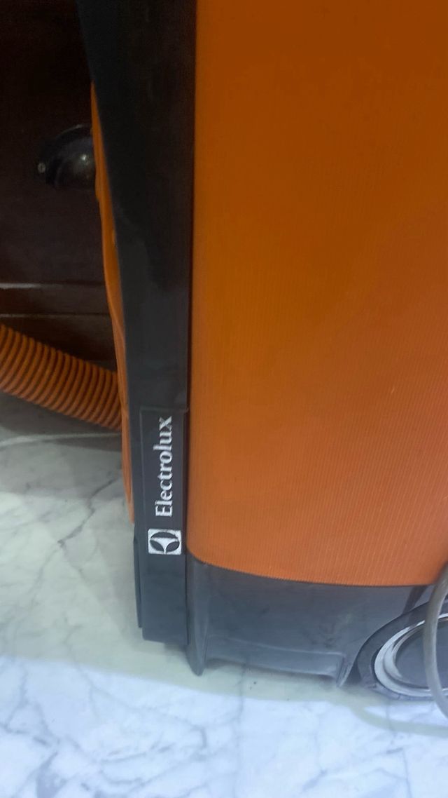 Aspiradora Electrolux Naranja