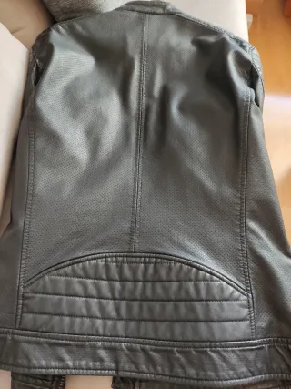 Cazadora negra Talla L