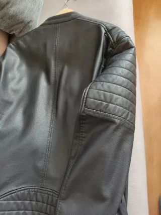 Cazadora negra Talla L