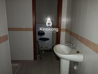 Nave industrial en venta en Torres de la Alameda