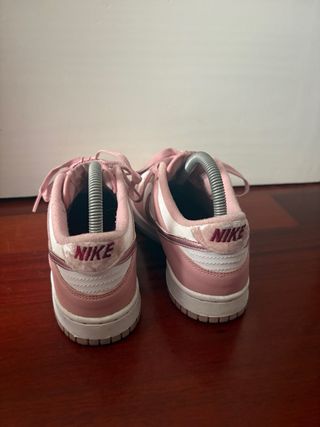 Tenis Nike Dunk Rosa y Blanco