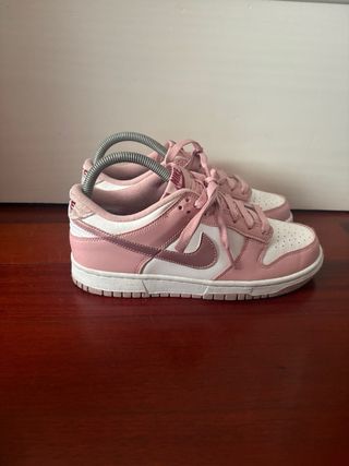 Tenis Nike Dunk Rosa y Blanco