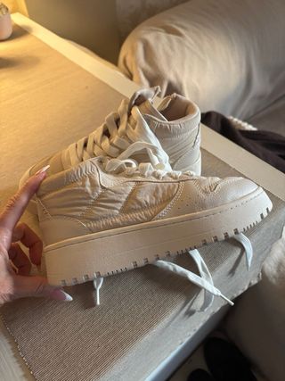 Zapatillas Zara altas rosa palo y blanco