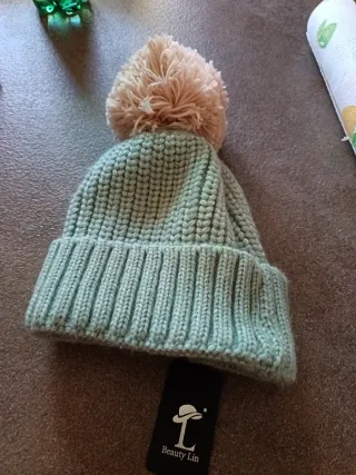 Cappellino lana con pon pon Beauty Lin