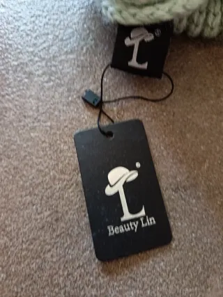 Cappellino lana con pon pon Beauty Lin