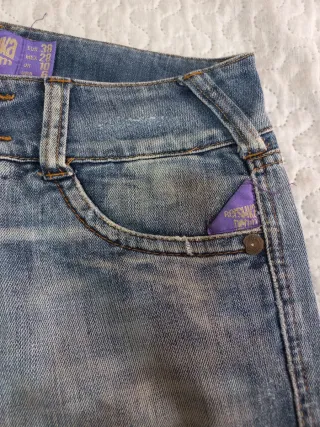 Pantalón vaquero pirata de mujer