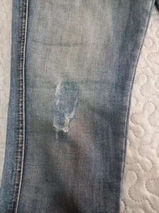 Pantalón vaquero pirata de mujer