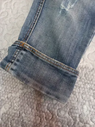 Pantalón vaquero pirata de mujer