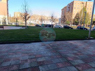 Local comercial en venta en La Chantría - La Lastra en León