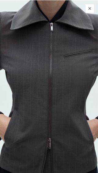 Chaqueta gris con rayas Mango