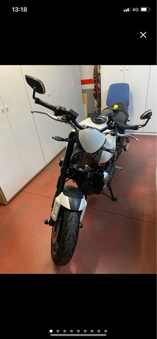 Triumph Trident 660 Blanca limitada