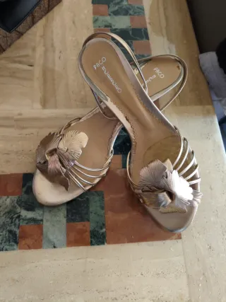 Sandalias fiesta Paco Herrero doradas