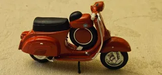 Vespa Super Sprint - anno 1965 - Scala 1/18