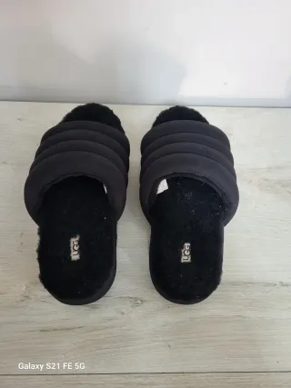 Ciabatte UGG Maxi Slide Puffy Nere Tg 39