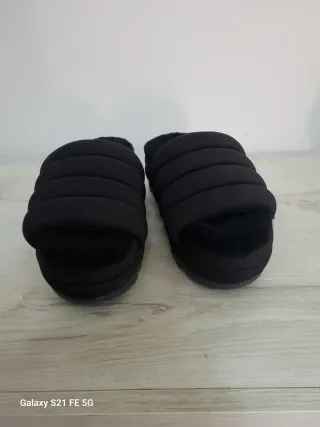 Ciabatte UGG Maxi Slide Puffy Nere Tg 39