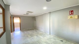 Oficina en alquiler en La Buhaira en Sevilla