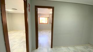 Oficina en alquiler en La Buhaira en Sevilla