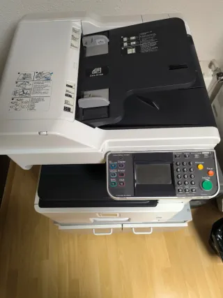 Impresora Multifunción Kyocera FS-6525MFP + Mueble