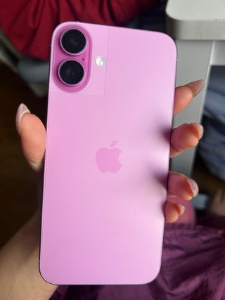 iPhone 16 Plus rosado