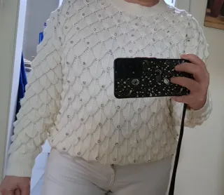 Jersey blanco con pedrería