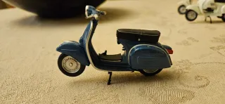 Vespa 150 Sprint Veloce - anno 1969 - Scala 1/18