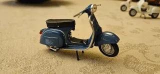 Vespa 150 Sprint Veloce - anno 1969 - Scala 1/18