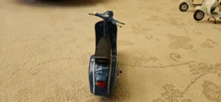 Vespa 150 Sprint Veloce - anno 1969 - Scala 1/18