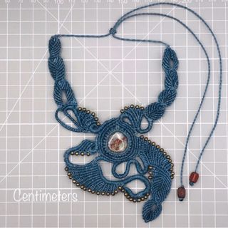 Colgante artesanía macramé y larimar
