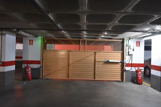 Garaje en venta en La Buhaira en Sevilla