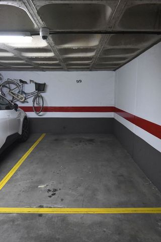 Garaje en venta en La Buhaira en Sevilla